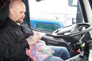 who_knits_man_in_car