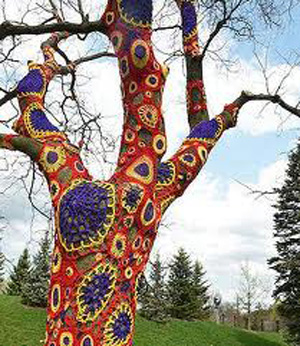 yarn_bomb_crochet_tree